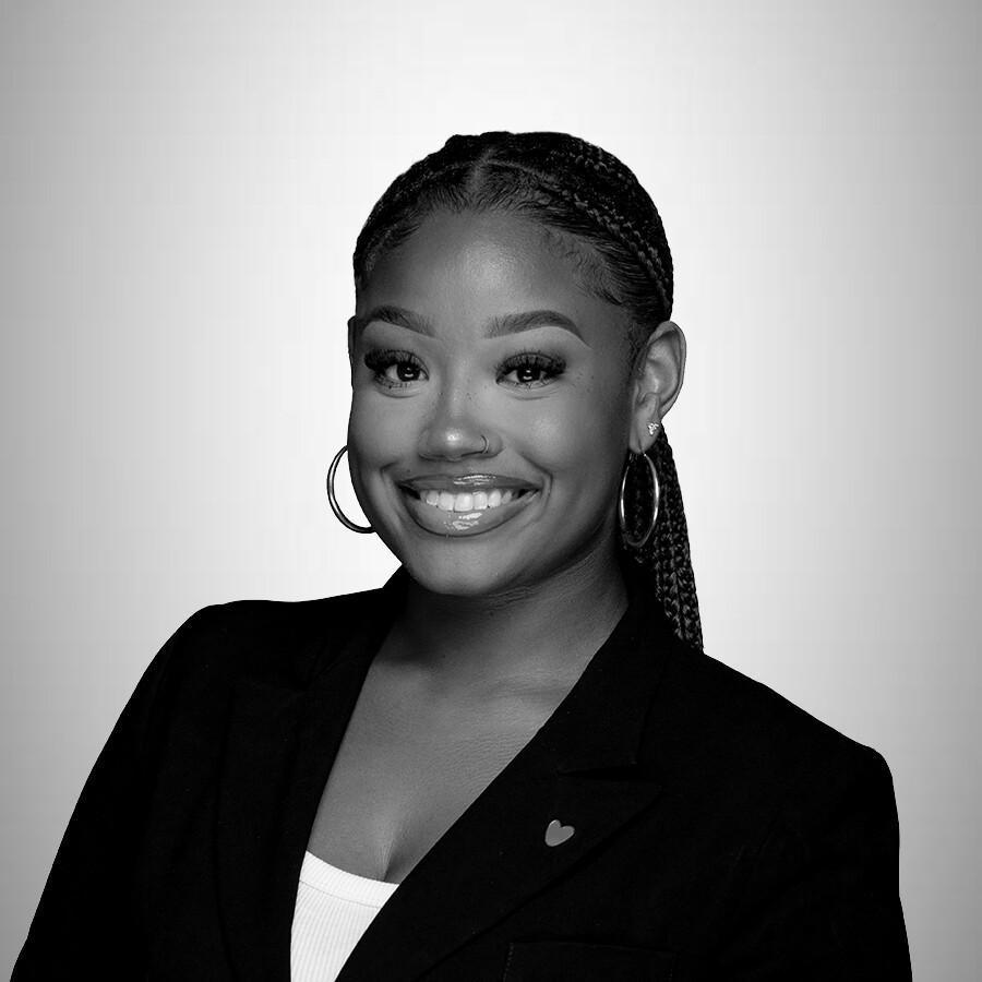 Yazmyne Hallback, Worship Leader 