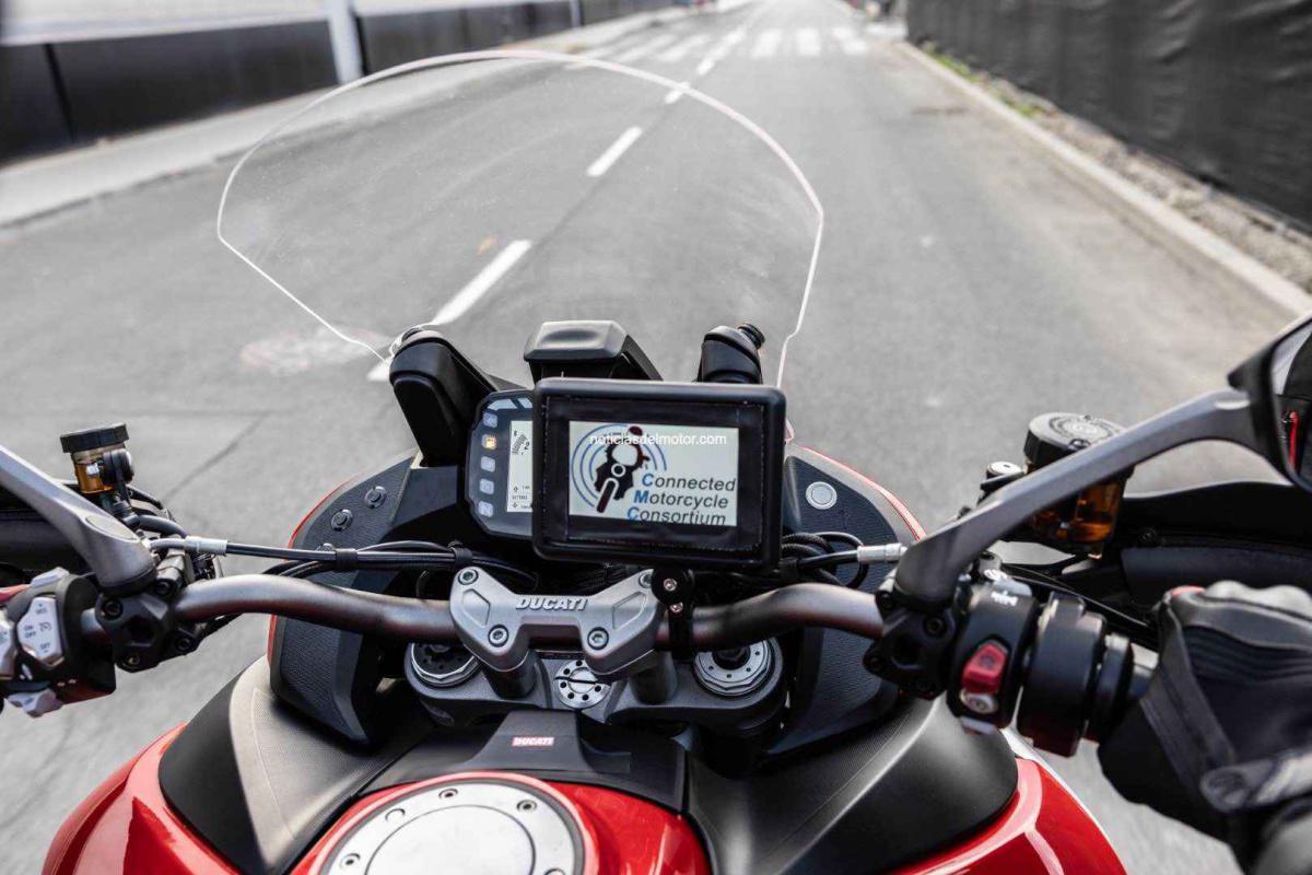  Ducati confirma su compromiso con la seguridad vial en el evento Connected Motorcycle Consortium