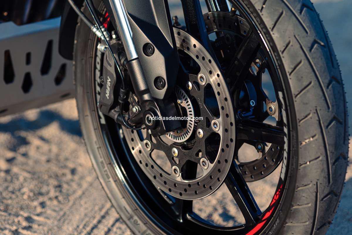 NUEVA SUZUKI V-STROM 800 TECH: UNIENDO CAMINOS… LA AVENTURA CONTINÚA NUEVA SUZUKI V-STROM 800 TECH: UNIENDO CAMINOS… LA AVENTURA CONTINÚA