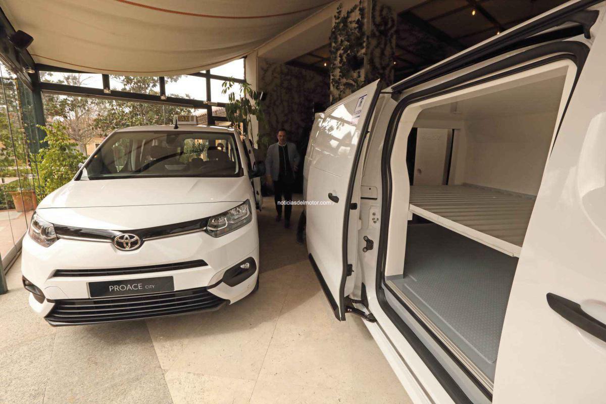 TOYOTA ESPAÑA PRESENTA LA RENOVADA GAMA PROFESSIONAL