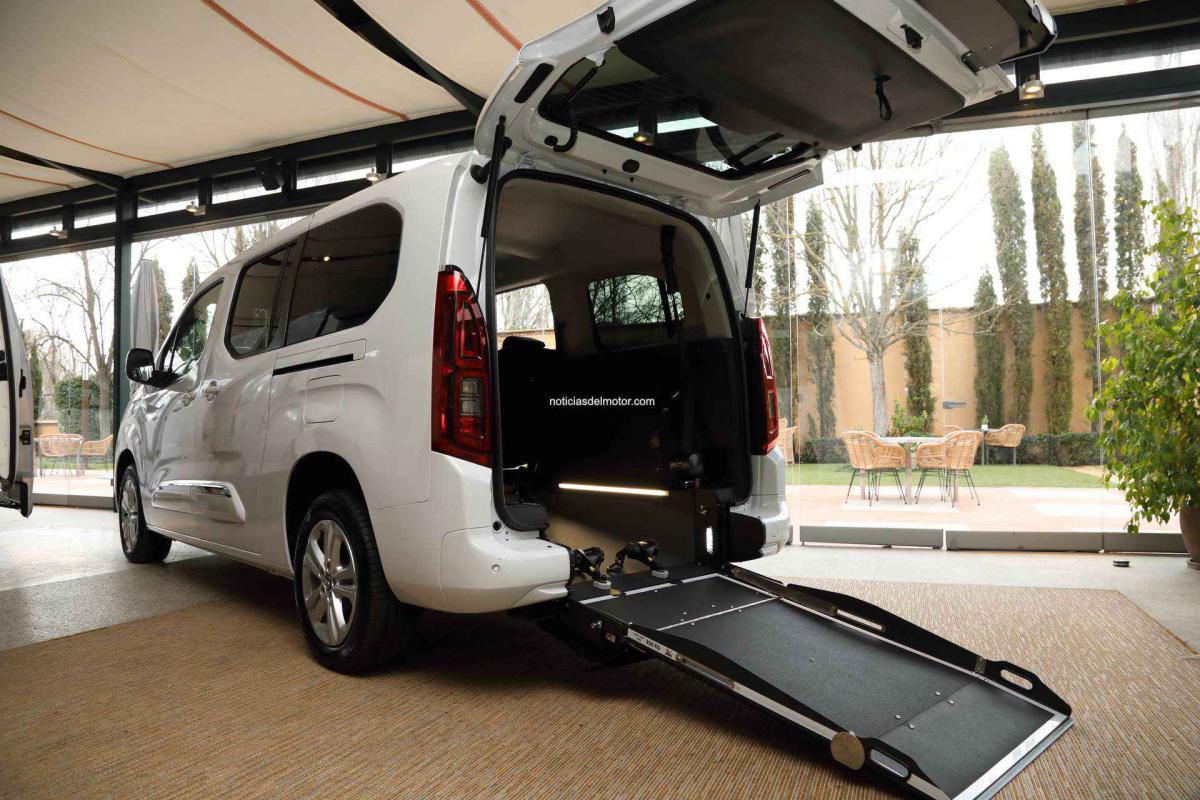 TOYOTA ESPAÑA PRESENTA LA RENOVADA GAMA PROFESSIONAL