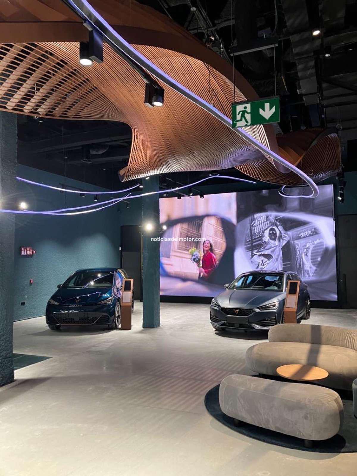 CUPRA INAUGURA SU PRIMER CUPRA CITY GARAGE EN MADRID, EL MÁS GRANDE DEL MUNDO. UN AMPLIO ESPACIO DE GRANDES DIMENSIONES QUE RINDE TRIBUTO A LA DIVERSIDAD Y LA CULTURA MADRILEÑA.