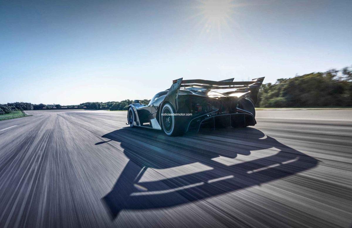 REDEFINIENDO LA EXPERIENCIA DE RENDIMIENTO CON EL BUGATTI BOLIDE