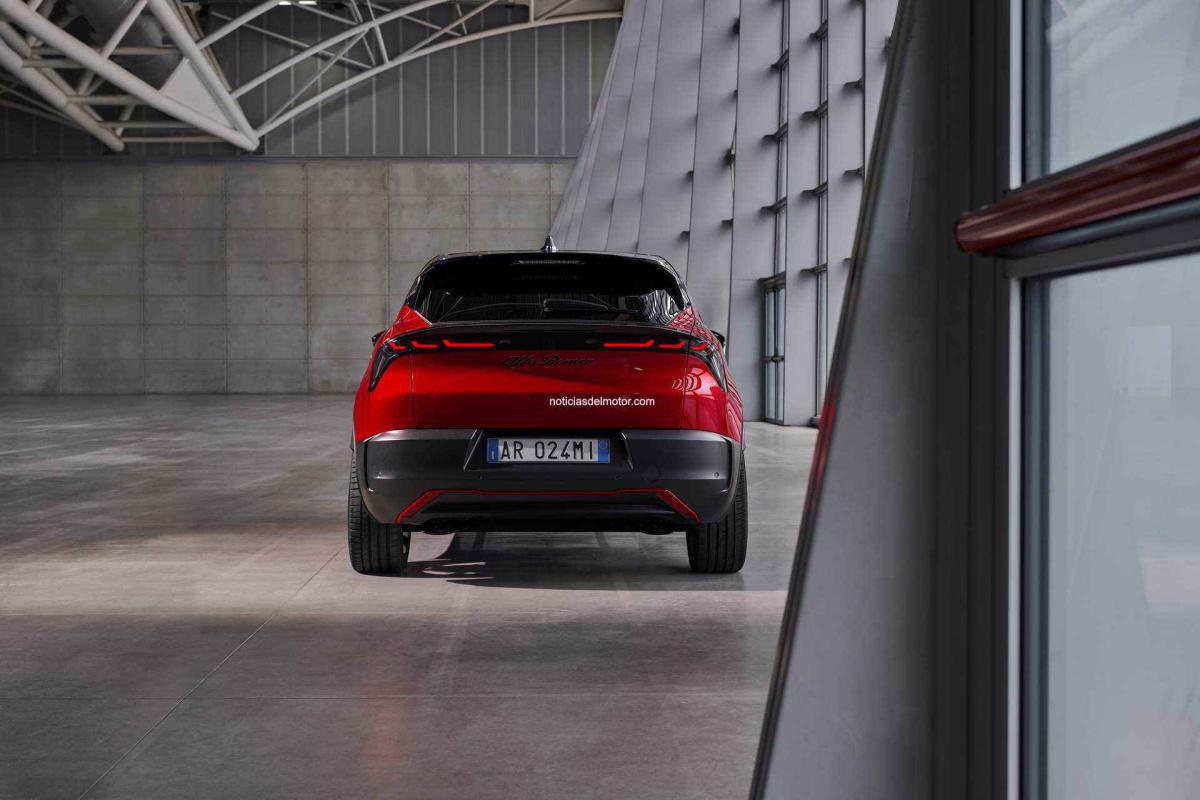 EL ESPÍRITU DEPORTIVO DEL ALFA ROMEO JUNIOR CON DIMENSIONES COMPACTAS PODRÁ ADQUIRIRSE EN ESPAÑA DESDE 29.000 EUROS EL ESPÍRITU DEPORTIVO DEL ALFA ROMEO JUNIOR CON DIMENSIONES COMPACTAS PODRÁ ADQUIRIRSE EN ESPAÑA DESDE 29.000 EUROS