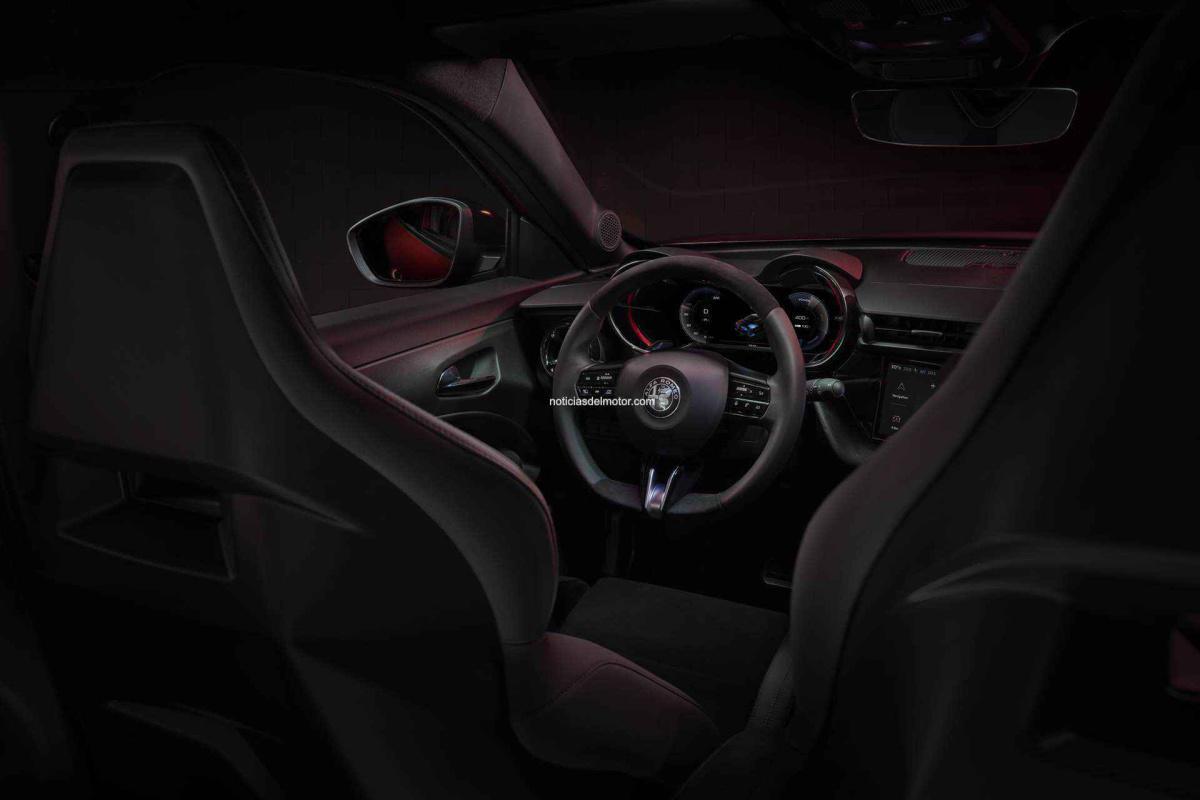 EL ESPÍRITU DEPORTIVO DEL ALFA ROMEO JUNIOR CON DIMENSIONES COMPACTAS PODRÁ ADQUIRIRSE EN ESPAÑA DESDE 29.000 EUROS EL ESPÍRITU DEPORTIVO DEL ALFA ROMEO JUNIOR CON DIMENSIONES COMPACTAS PODRÁ ADQUIRIRSE EN ESPAÑA DESDE 29.000 EUROS