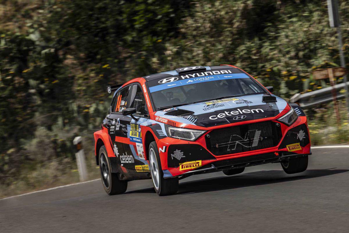 ARES, PALOMO Y PÉREZ AFRONTAN LA FIESTA CANARIA DE LOS RALLIES ARES, PALOMO Y PÉREZ AFRONTAN LA FIESTA CANARIA DE LOS RALLIES