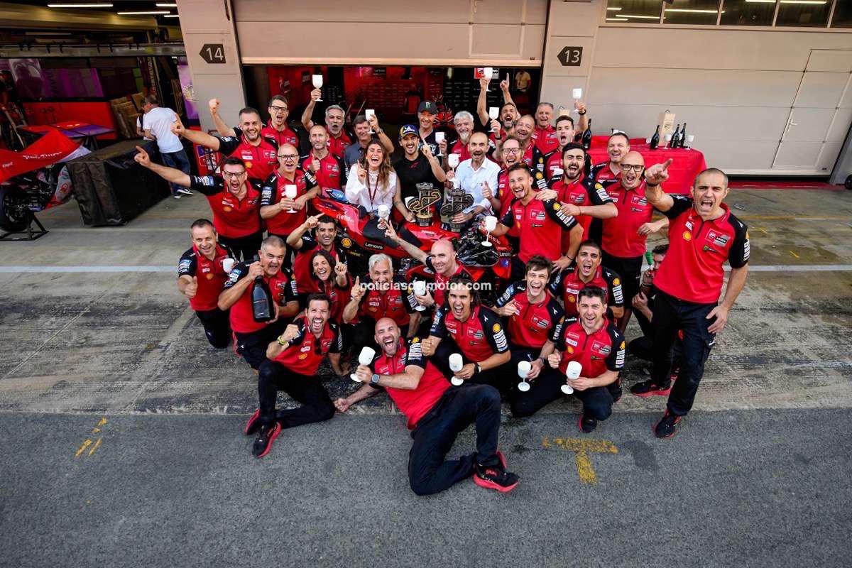  Bagnaia y el Ducati Lenovo Team ganan la carrera del GP de España-Catalunya de MOTOGP