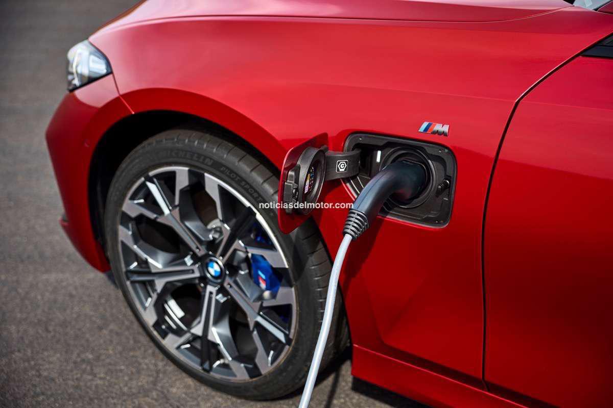 EL NUEVO BMW SERIE 3 BERLINA Y EL NUEVO BMW SERIE 3 TOURING EL NUEVO BMW SERIE 3 BERLINA Y EL NUEVO BMW SERIE 3 TOURING