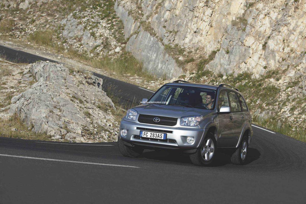 TOYOTA RAV4 CELEBRA 30 AÑOS SIENDO LA REFERENCIA DEL SEGMENTO SUV TOYOTA RAV4 CELEBRA 30 AÑOS SIENDO LA REFERENCIA DEL SEGMENTO SUV