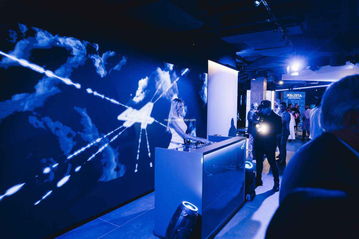 EL MINISTRO DE INDUSTRIA Y LUCA DE MEO INAUGURAN EL PRIMER ATELIER ALPINE DEL MUNDO EN BARCELONA EL MINISTRO DE INDUSTRIA Y LUCA DE MEO INAUGURAN EL PRIMER ATELIER ALPINE DEL MUNDO EN BARCELONA