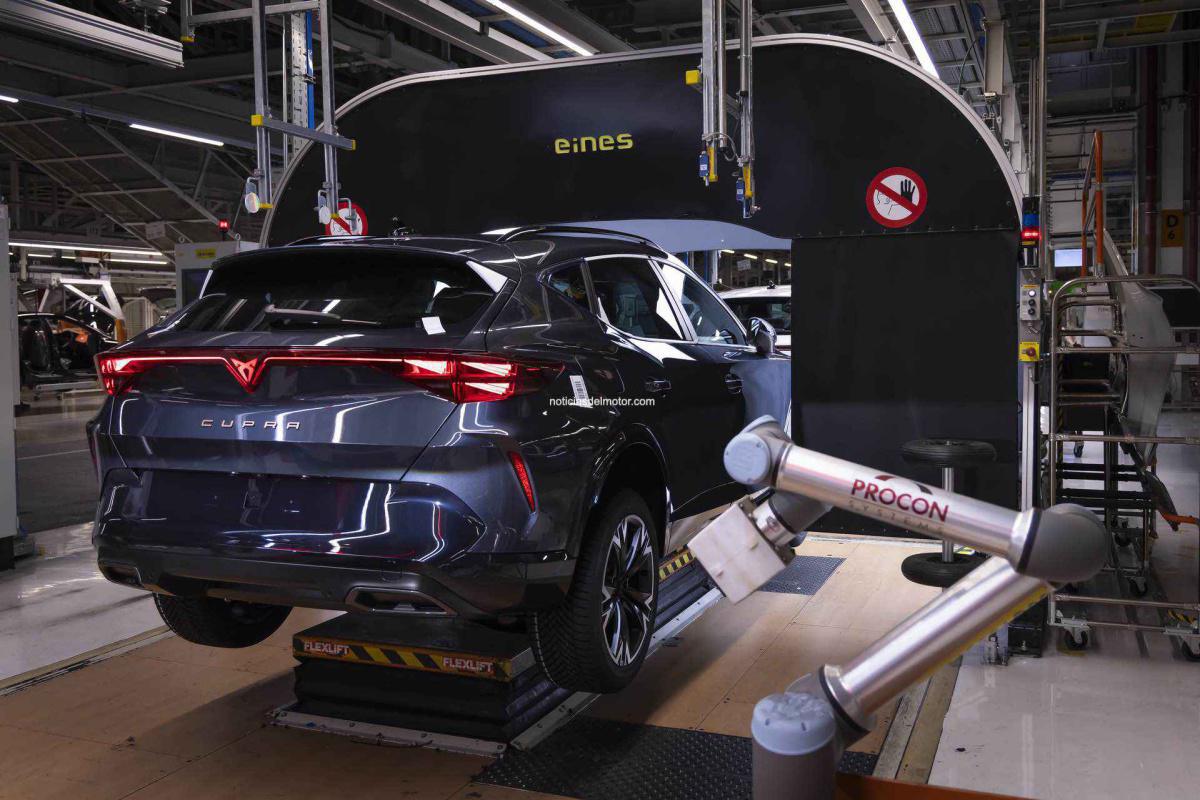 ARRANCA LA PRODUCCIÓN DE LOS NUEVOS CUPRA FORMENTOR Y CUPRA LEÓN EN MARTORELL COMO SIGUIENTE PASO EN LA TRANSFORMACIÓN HISTÓRICA DE LA FÁBRICA ARRANCA LA PRODUCCIÓN DE LOS NUEVOS CUPRA FORMENTOR Y CUPRA LEÓN EN MARTORELL COMO SIGUIENTE PASO EN LA TRANSFORMACIÓN HISTÓRICA DE LA FÁBRICA