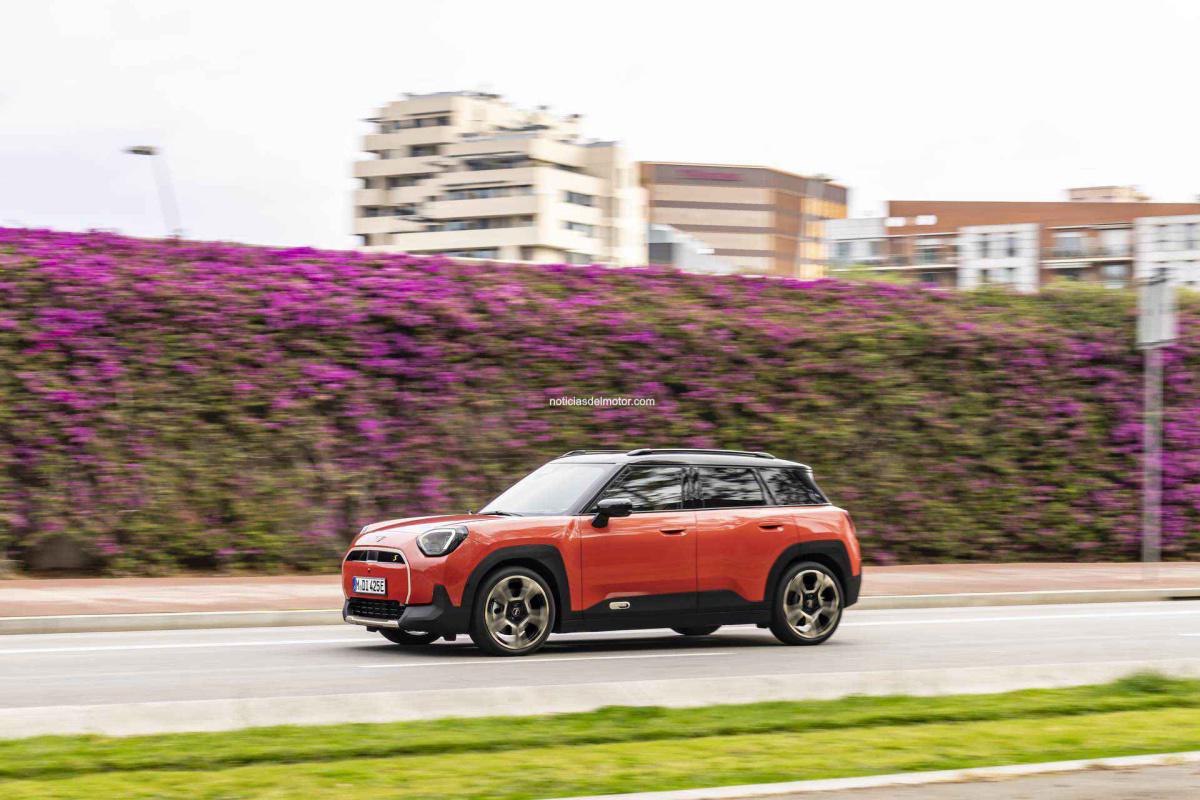 EL NUEVO MINI ACEMAN SE EN ACABADO FAVOURED: POTENTE CROSSOVER CON PROPULSIÓN TOTALMENTE ELÉCTRICA EL NUEVO MINI ACEMAN SE EN ACABADO FAVOURED: POTENTE CROSSOVER CON PROPULSIÓN TOTALMENTE ELÉCTRICA