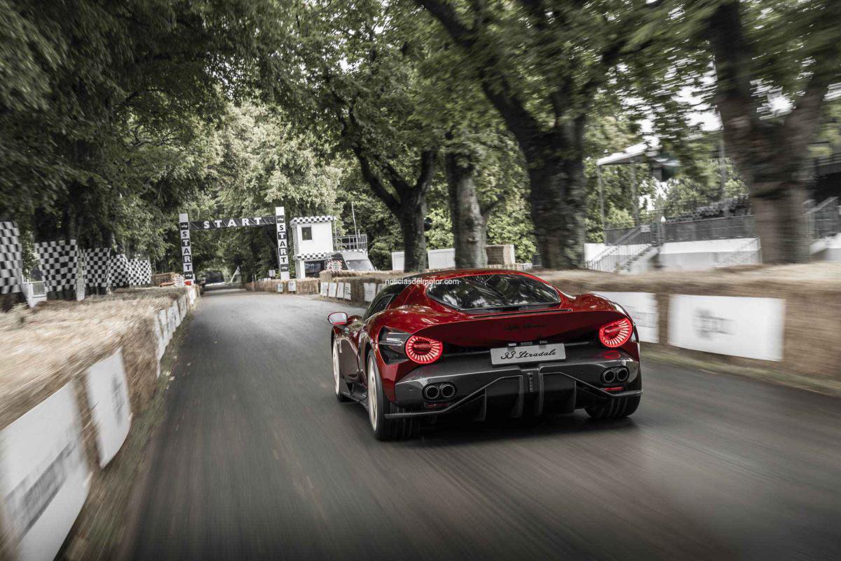 EL ALFA ROMEO 33 STRADALE DEBUTA EN EL REINO UNIDO EN EL FESTIVAL DE LA VELOCIDAD DE GOODWOOD