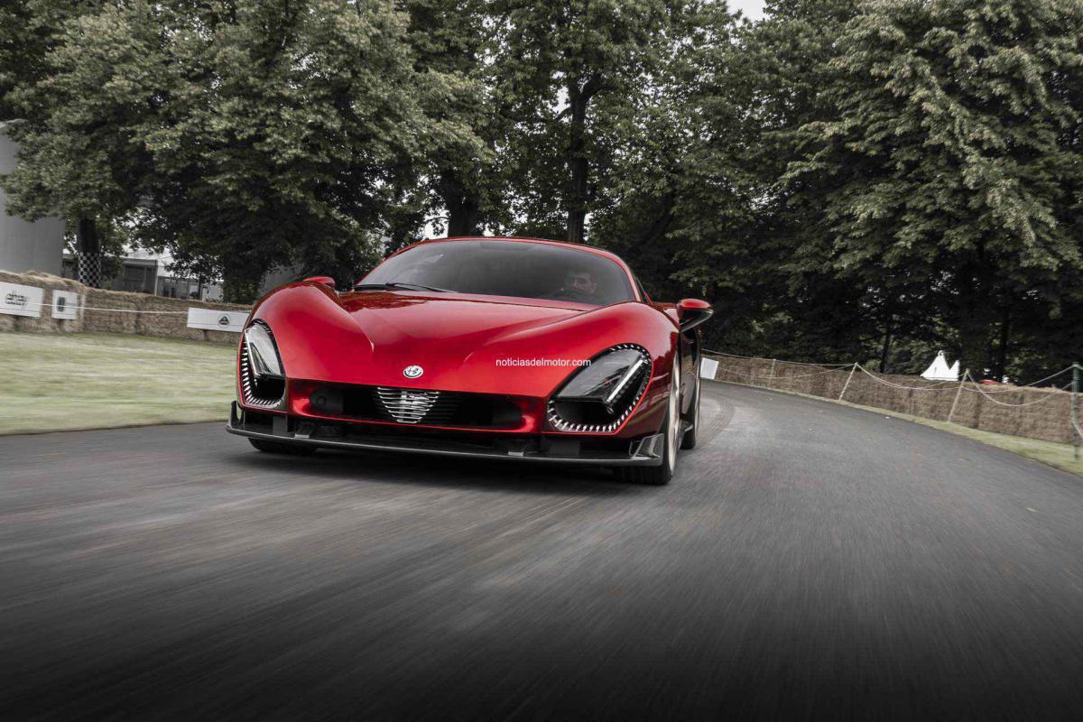 EL ALFA ROMEO 33 STRADALE DEBUTA EN EL REINO UNIDO EN EL FESTIVAL DE LA VELOCIDAD DE GOODWOOD