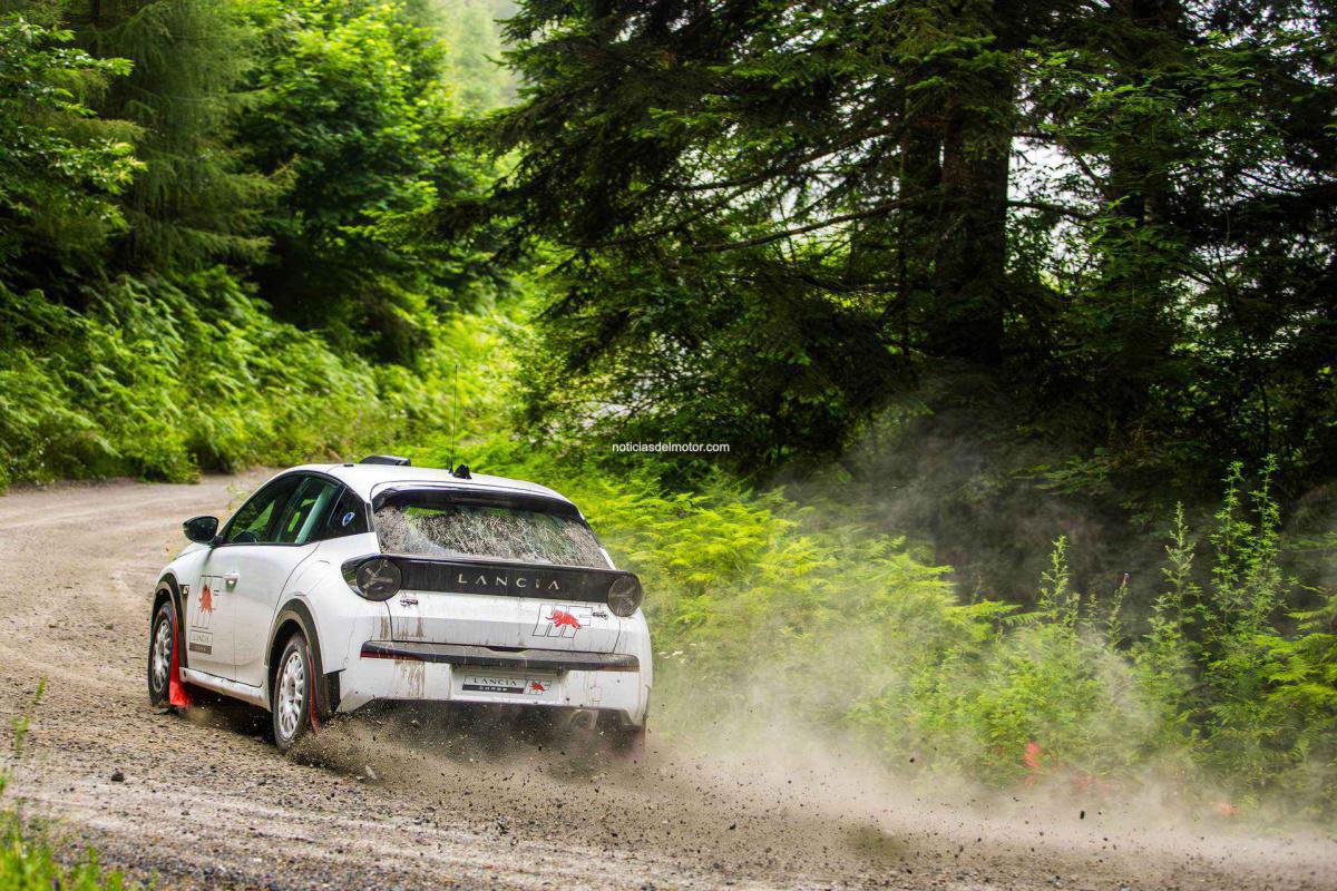 MIKI BIASION CONDUCE EL YPSILON RALLY 4 HF 
