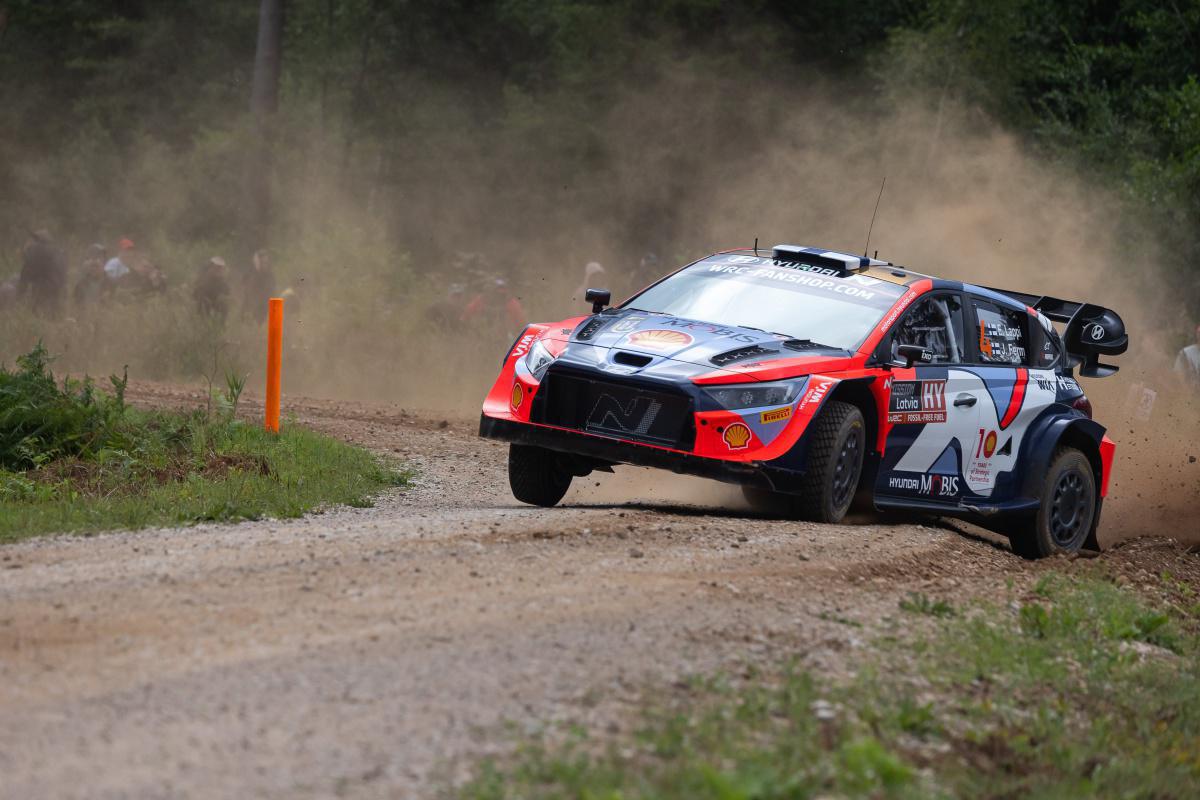 Rally de Letonia - Segundo día: Ott Tänak sube al cuarto puesto a pesar de contratiempos