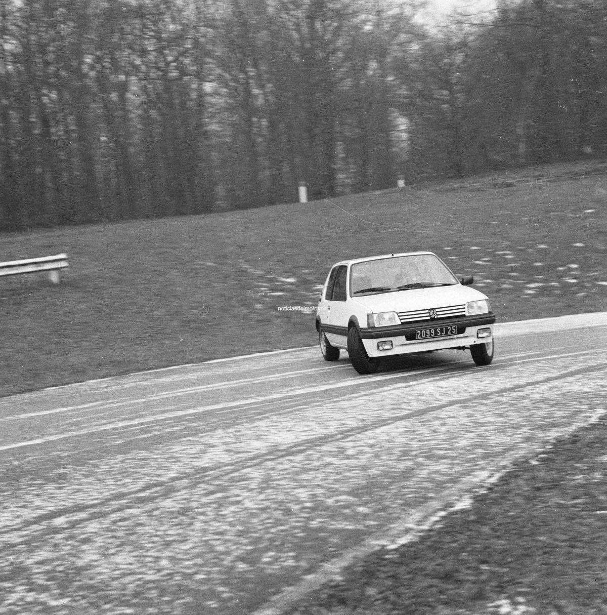 PEUGEOT 205 T16: 40 AÑOS DE LA PRIMERA VICTORIA DE TODA UNA LEYENDA EN DOS DISCIPLINAS DEPORTIVAS