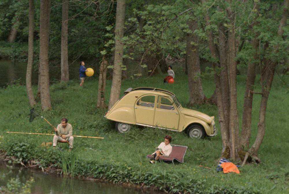 CITROËN 2 CV, UN AUTOMÓVIL ÚNICO CITROËN 2 CV, UN AUTOMÓVIL ÚNICO