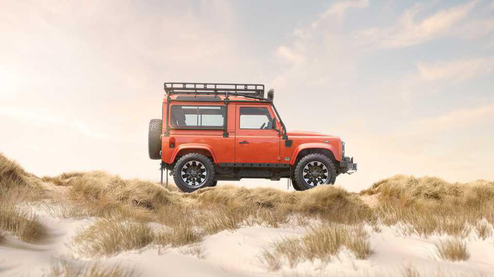 LAND ROVER PRESENTA EL CLASSIC DEFENDER V8 DE WORKS BESPOKE LAND ROVER PRESENTA EL CLASSIC DEFENDER V8 DE WORKS BESPOKE