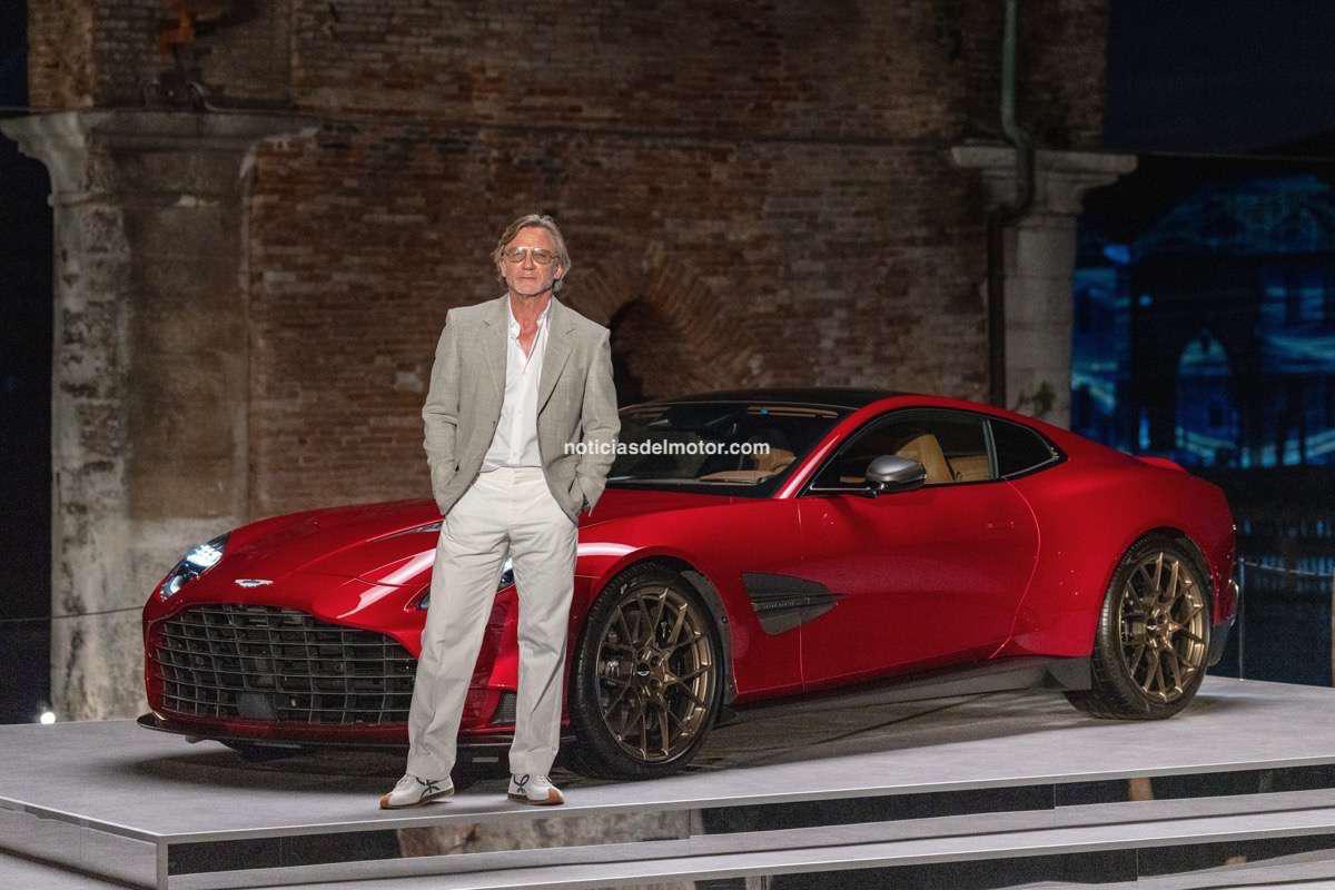 ASTON MARTIN PRESENTA EL NUEVO VANQUISH EN UNA ESPECTACULAR WORLD PREMIERE EN VENECIA ASTON MARTIN PRESENTA EL NUEVO VANQUISH EN UNA ESPECTACULAR WORLD PREMIERE EN VENECIA