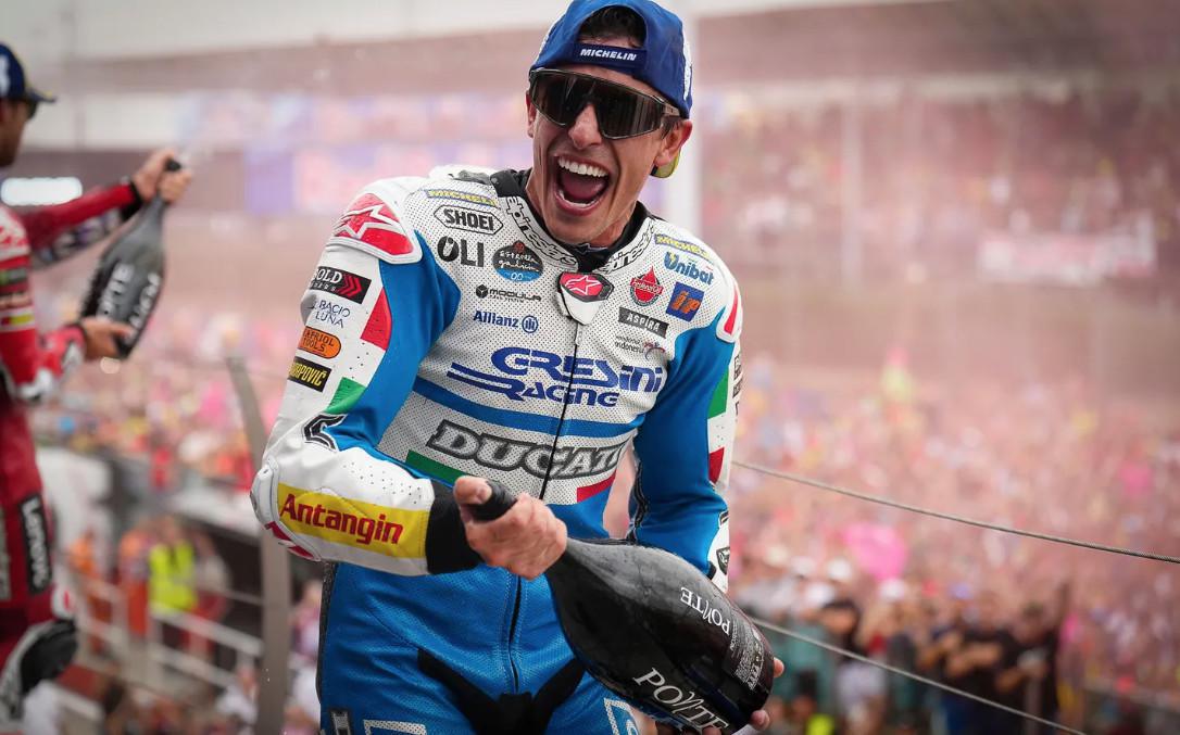 Márquez firma su segunda victoria consecutiva en una carrera marcada por las estrategias