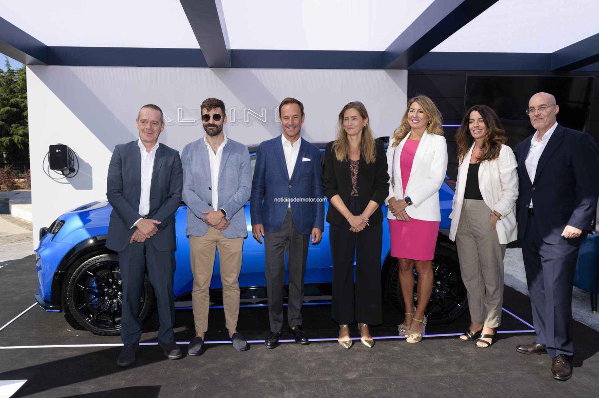 LOS NUEVOS VEHÍCULOS DE RENAULT GROUP, PROTAGONISTAS EN LA INAUGURACIÓN DEL VEM 2024 LOS NUEVOS VEHÍCULOS DE RENAULT GROUP, PROTAGONISTAS EN LA INAUGURACIÓN DEL VEM 2024