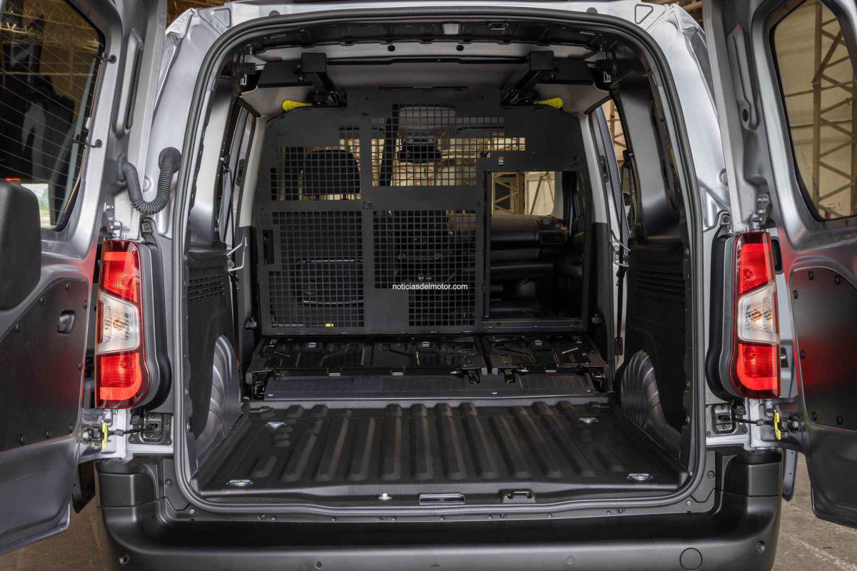 NUEVOS MODELOS TOYOTA PROACE Y PROACE CITY MÁS SEGUROS, MÁS CONECTADOS Y CON MEJORES PRESTACIONES ELÉCTRICAS NUEVOS MODELOS TOYOTA PROACE Y PROACE CITY MÁS SEGUROS, MÁS CONECTADOS Y CON MEJORES PRESTACIONES ELÉCTRICAS