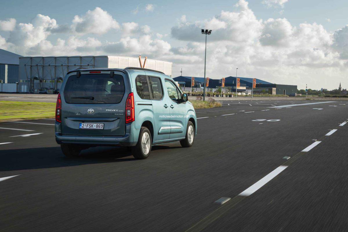 NUEVOS MODELOS TOYOTA PROACE Y PROACE CITY MÁS SEGUROS, MÁS CONECTADOS Y CON MEJORES PRESTACIONES ELÉCTRICAS NUEVOS MODELOS TOYOTA PROACE Y PROACE CITY MÁS SEGUROS, MÁS CONECTADOS Y CON MEJORES PRESTACIONES ELÉCTRICAS