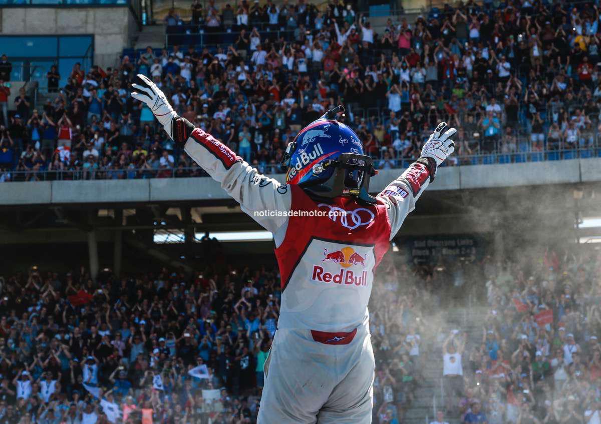 AUDI RINDE HOMENAJE A MATTIAS EKSTRÖM EN SU DESPEDIDA AUDI RINDE HOMENAJE A MATTIAS EKSTRÖM EN SU DESPEDIDA