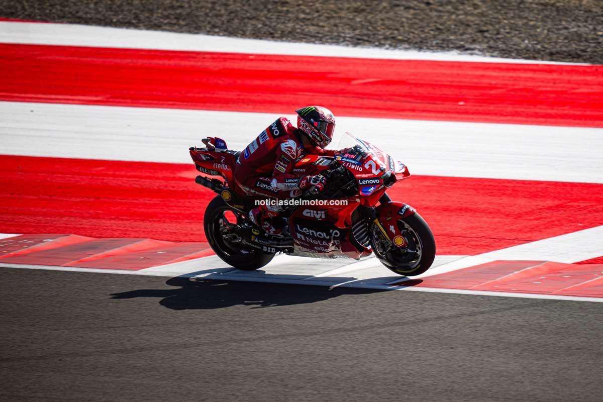 Bagnaia y el Ducati Lenovo Team, terceros en el Mandalika Circuit. Caída para Bastianini  Bagnaia y el Ducati Lenovo Team, terceros en el Mandalika Circuit. Caída para Bastianini