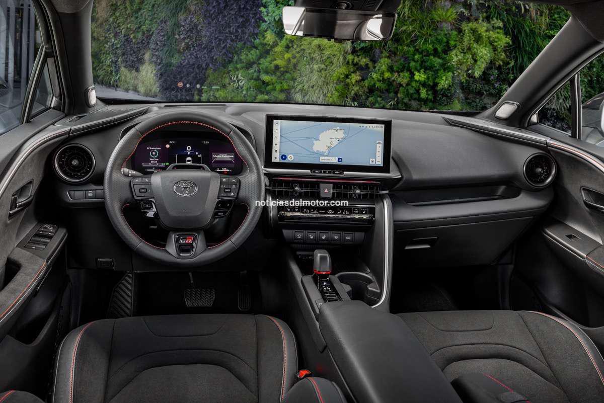 TOYOTA C-HR HYBRID, AHORA DISPONIBLE DESDE 29.750 € O POR 180€/MES CON TOYOTA EASY PLUS TOYOTA C-HR HYBRID, AHORA DISPONIBLE DESDE 29.750 € O POR 180€/MES CON TOYOTA EASY PLUS