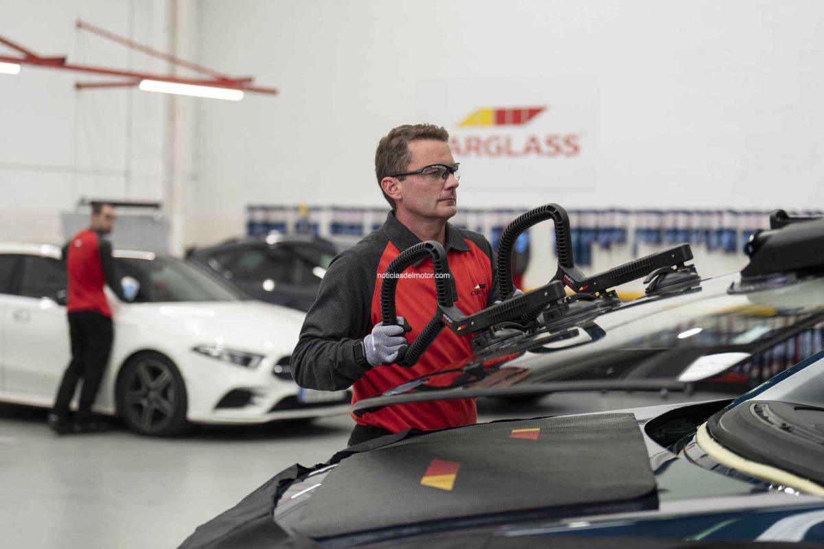 EL AUMENTO DE COMPLEJIDAD DEL PARABRISAS EL AUMENTO DE COMPLEJIDAD DEL PARABRISAS