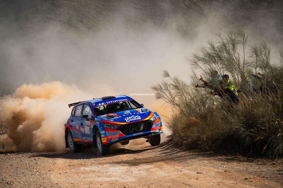 SOLANS SE UNE A PÉREZ EN EL RALLY DE CATALUÑA SOLANS SE UNE A PÉREZ EN EL RALLY DE CATALUÑA