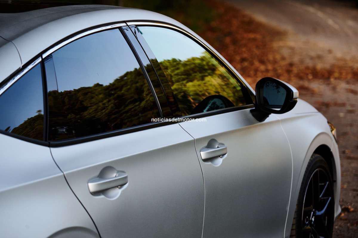 HONDA DISEÑA EL CIVIC “MÁS PLATEADO” DEL MUNDO PARA CELEBRAR EL 25 ANIVERSARIO DE SU PIONERA TECNOLOGÍA HÍBRIDA HONDA DISEÑA EL CIVIC “MÁS PLATEADO” DEL MUNDO PARA CELEBRAR EL 25 ANIVERSARIO DE SU PIONERA TECNOLOGÍA HÍBRIDA