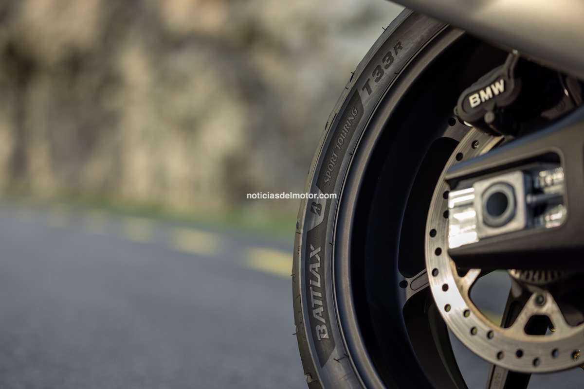 BRIDGESTONE LANZA EL BATTLAX SPORT TOURING T33, NEUMÁTICO PREMIUM DE SPORT TOURING PARA MOTOCICLETAS BRIDGESTONE LANZA EL BATTLAX SPORT TOURING T33, NEUMÁTICO PREMIUM DE SPORT TOURING PARA MOTOCICLETAS