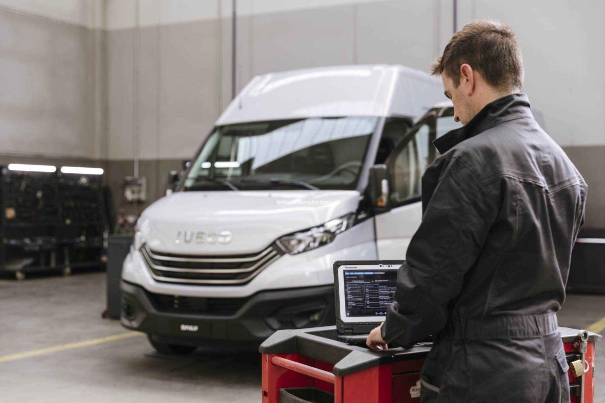 IVECO CELEBRA EL 20º ANIVERSARIO DE SU PIONERO PROGRAMA DE FORMACIÓN EN LA DIAGNOSIS DE VEHÍCULOS INDUSTRIALES IVECO CELEBRA EL 20º ANIVERSARIO DE SU PIONERO PROGRAMA DE FORMACIÓN EN LA DIAGNOSIS DE VEHÍCULOS INDUSTRIALES