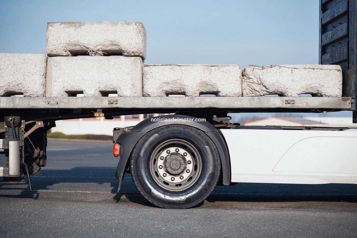 MICHELIN AMPLIA LA OFERTA REMIX® 2 PARA LA GAMA X® MULTI Y ASÍ COMPLETAR SU MODELO MULTIVIDA MICHELIN AMPLIA LA OFERTA REMIX® 2 PARA LA GAMA X® MULTI Y ASÍ COMPLETAR SU MODELO MULTIVIDA