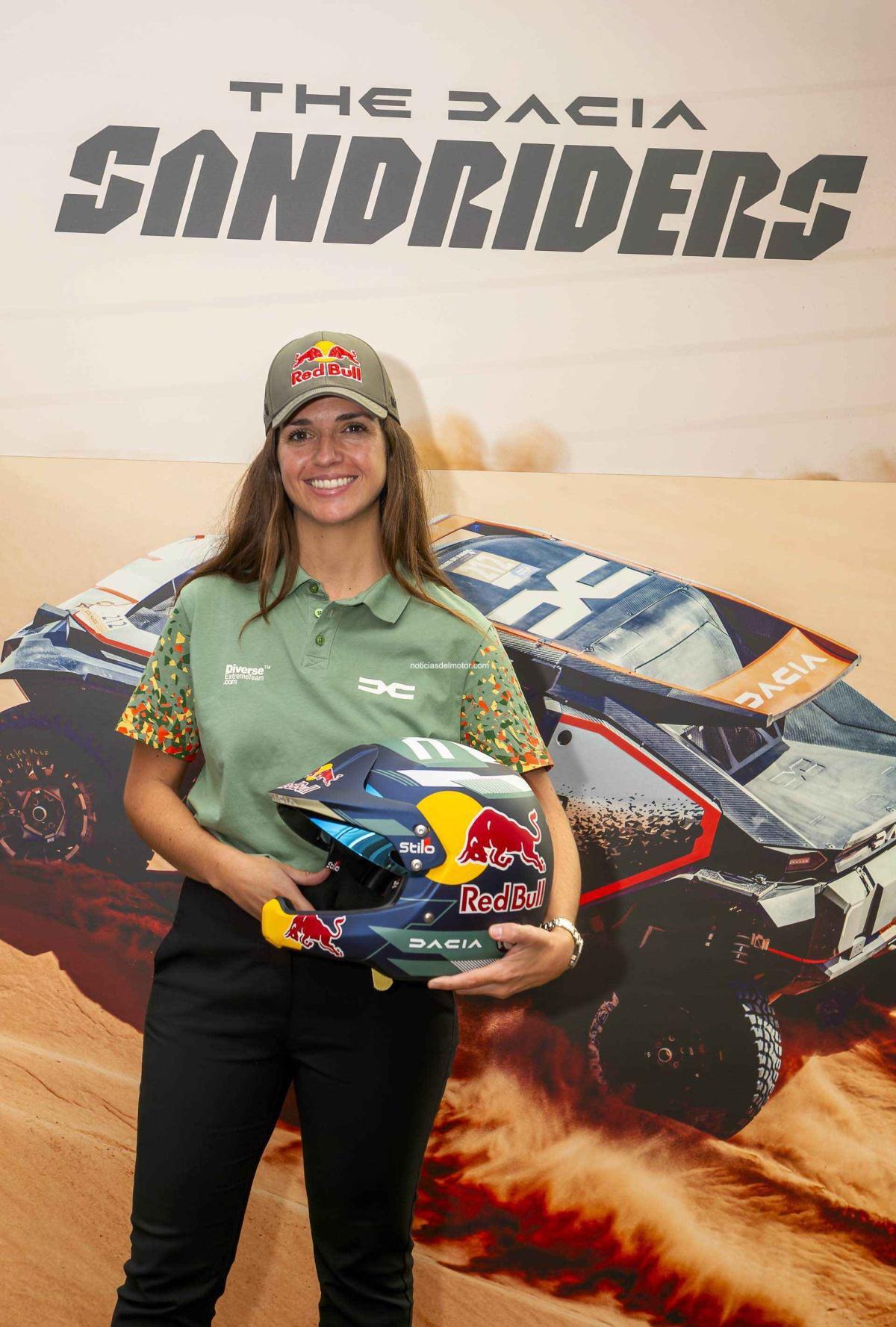CRISTINA GUTIÉRREZ, PILOTO “THE DACIA SANDRIDERS”, CUENTA CÓMO SE PREPARA PARA EL DAKAR