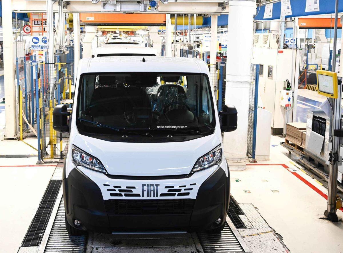 FIAT PROFESSIONAL E-DUCATO MARCA UN HITO COMO LA PRIMERA FURGONETA GRANDE ELÉCTRICA DE STELLANTIS DE LA NUEVA PRODUCCIÓN EN ATESSA (ITALIA) FIAT PROFESSIONAL E-DUCATO MARCA UN HITO COMO LA PRIMERA FURGONETA GRANDE ELÉCTRICA DE STELLANTIS DE LA NUEVA PRODUCCIÓN EN ATESSA (ITALIA)