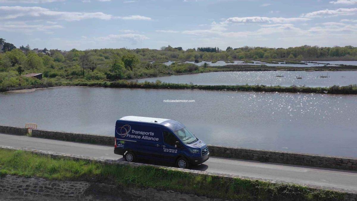 LAS PYMES PODRÍAN AHORRAR 14.000 EUROS POR FURGONETA SI OPTAN POR VEHÍCULOS ELÉCTRICOS, SEGÚN UN 'THINK TANK' ECONÓMICO LAS PYMES PODRÍAN AHORRAR 14.000 EUROS POR FURGONETA SI OPTAN POR VEHÍCULOS ELÉCTRICOS, SEGÚN UN 'THINK TANK' ECONÓMICO