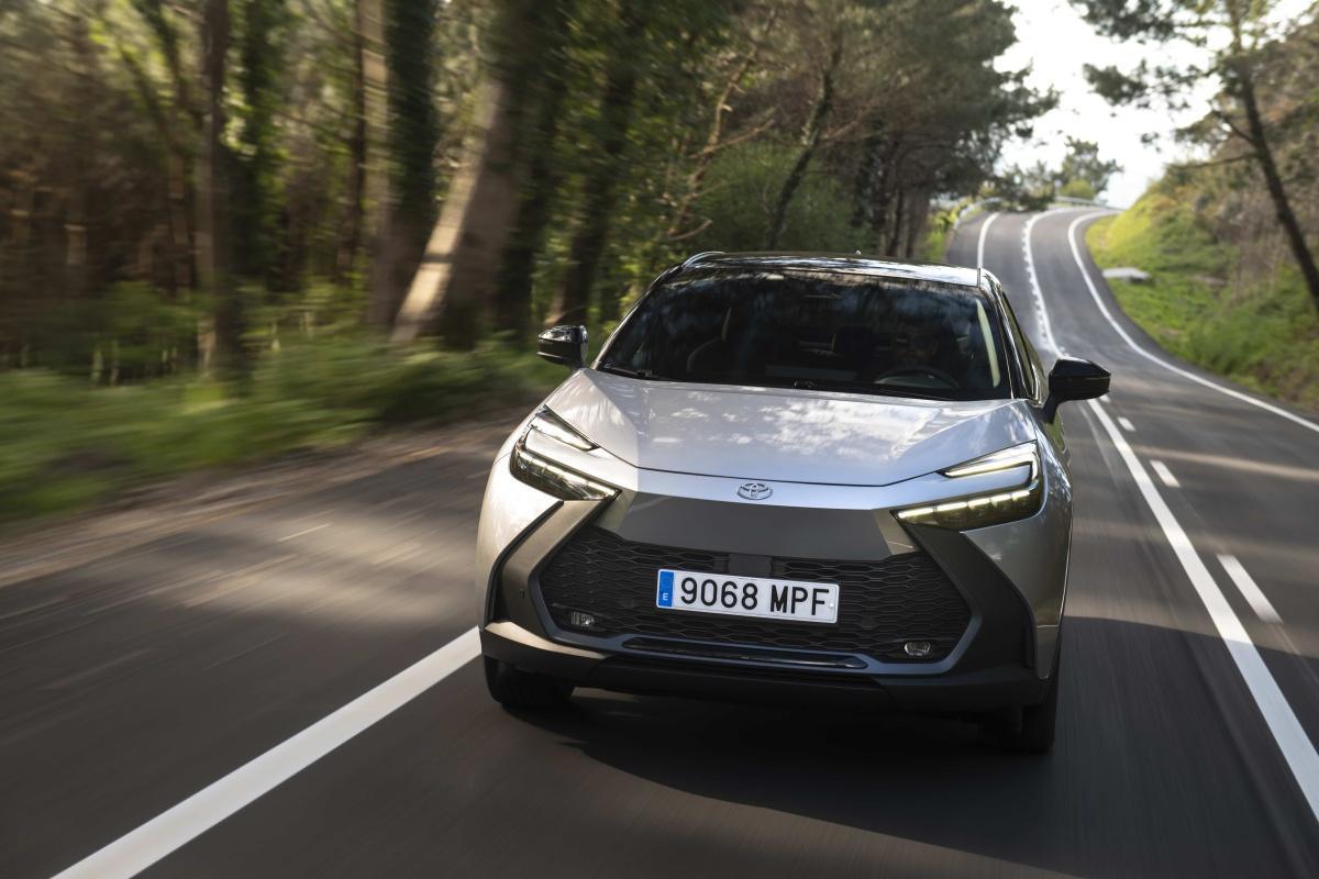 LA GAMA HÍBRIDA ENCHUFABLE DE TOYOTA, AHORA MÁS ACCESIBLE DESDE 35.000 € O POR 200€/MES CON TOYOTA EASY PLUS LA GAMA HÍBRIDA ENCHUFABLE DE TOYOTA, AHORA MÁS ACCESIBLE DESDE 35.000 € O POR 200€/MES CON TOYOTA EASY PLUS