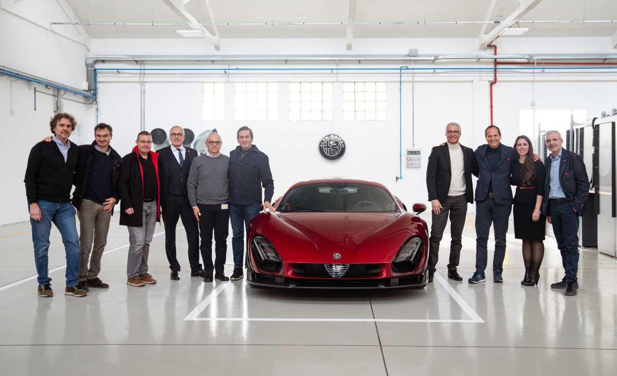 UNA PROMESA CUMPLIDA: EL PRIMER ALFA ROMEO 33 STRADALE LISTO PARA SU ENTREGA AL CLIENTE Nº 1