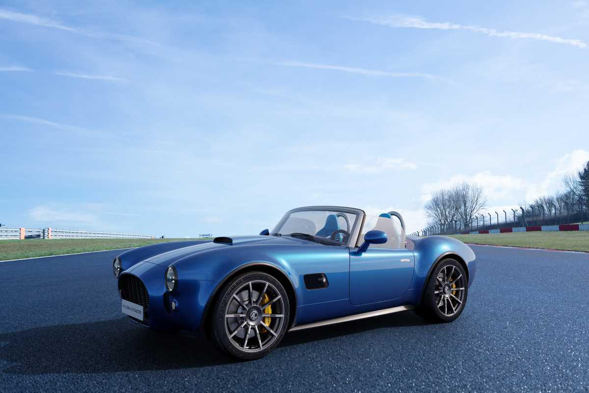 NUEVAS OPCIONES DE MOTOR Y CAJA DE CAMBIOS SE UNEN A LOS MODELOS AC COBRA GT ROADSTER Y GT COUPE PARA 2026