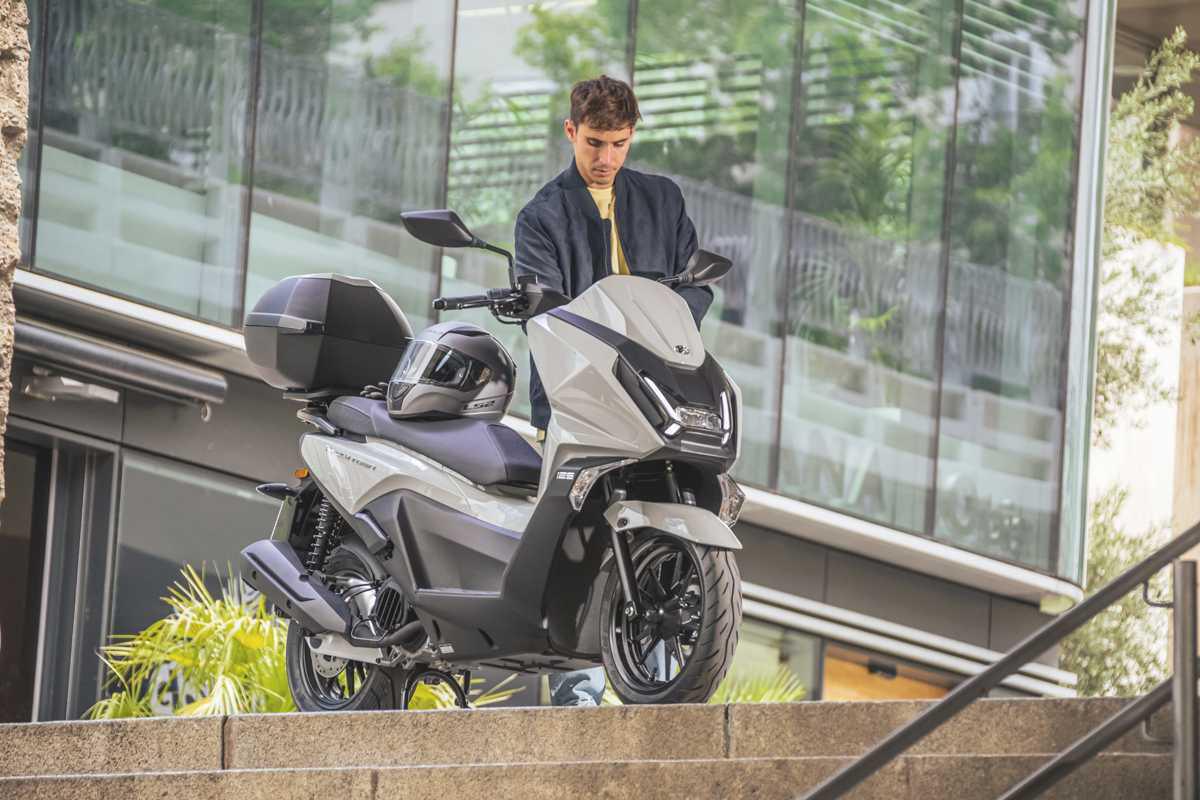 KYMCO impulsa la movilidad urbana en 2025 con la rebaja del Sky Town 125 KYMCO impulsa la movilidad urbana en 2025 con la rebaja del Sky Town 125