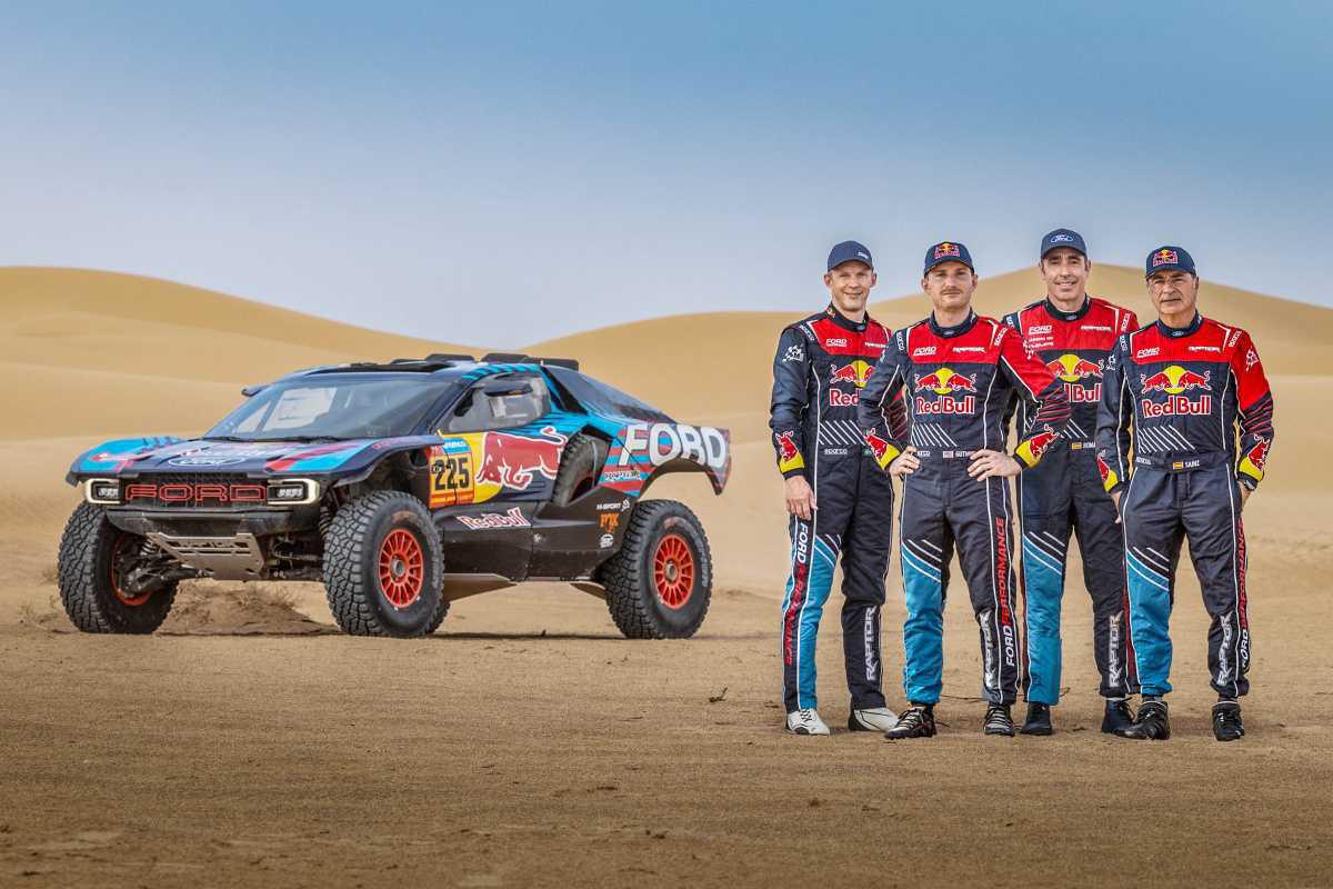 4 LEYENDAS, 8.000 KM DE INFIERNO Y EL RAPTOR T1+: TODO LISTO EN FORD M-SPORT PARA CONQUISTAR EL RALLY DAKAR 2025 4 LEYENDAS, 8.000 KM DE INFIERNO Y EL RAPTOR T1+: TODO LISTO EN FORD M-SPORT PARA CONQUISTAR EL RALLY DAKAR 2025