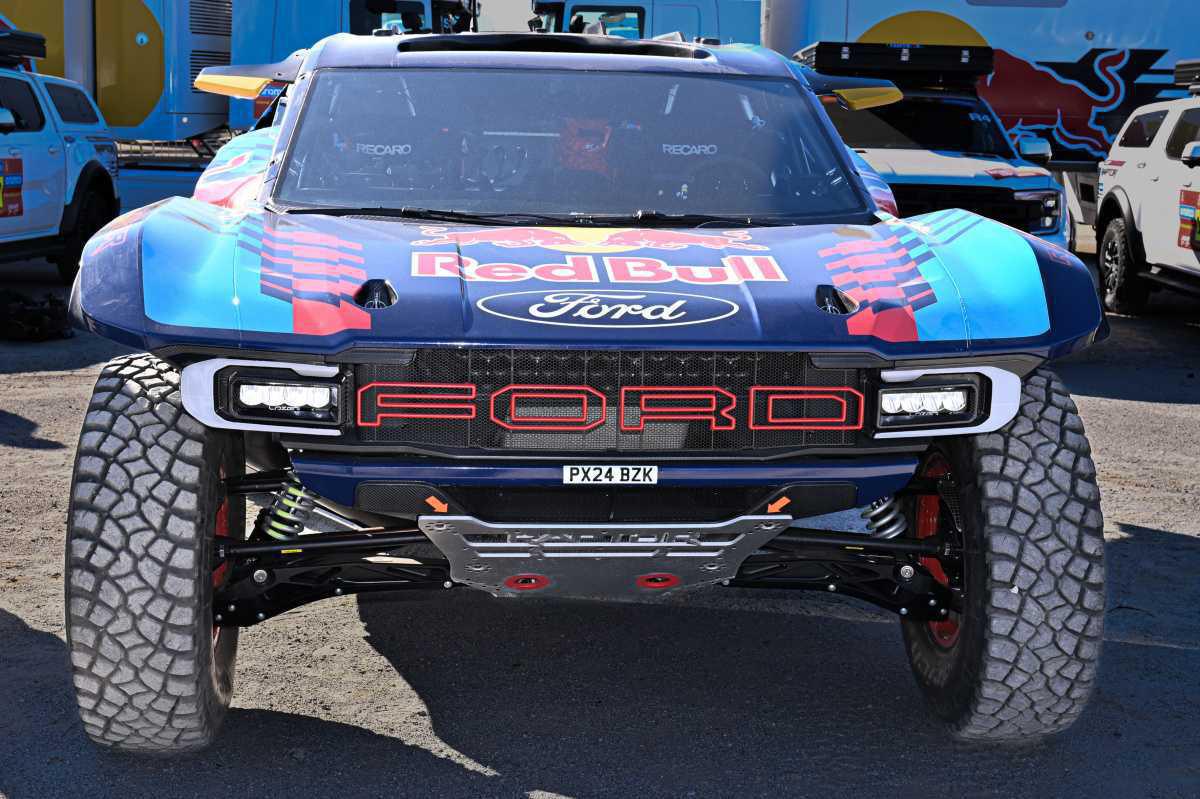 4 LEYENDAS, 8.000 KM DE INFIERNO Y EL RAPTOR T1+: TODO LISTO EN FORD M-SPORT PARA CONQUISTAR EL RALLY DAKAR 2025 4 LEYENDAS, 8.000 KM DE INFIERNO Y EL RAPTOR T1+: TODO LISTO EN FORD M-SPORT PARA CONQUISTAR EL RALLY DAKAR 2025