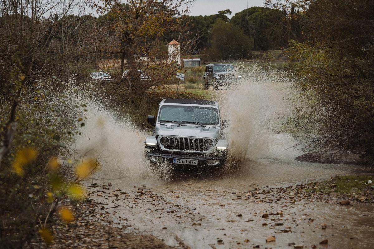 JEEP WRANGLER, EL HEREDERO DEL ESPÍRITU ORIGINAL DEL JEEP WILLYS QUE PUEDE CON TODO