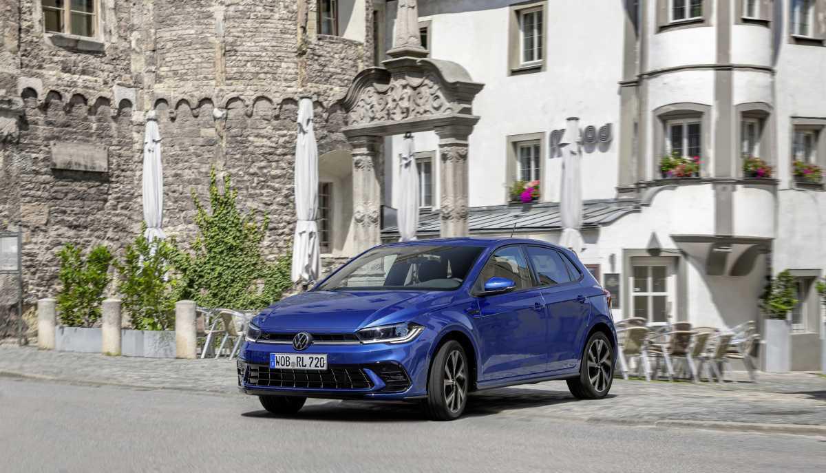 LO PEQUEÑO TAMBIÉN PUEDE SER GRANDE: VOLKSWAGEN CELEBRA LOS 50 AÑOS DEL POLO LO PEQUEÑO TAMBIÉN PUEDE SER GRANDE: VOLKSWAGEN CELEBRA LOS 50 AÑOS DEL POLO