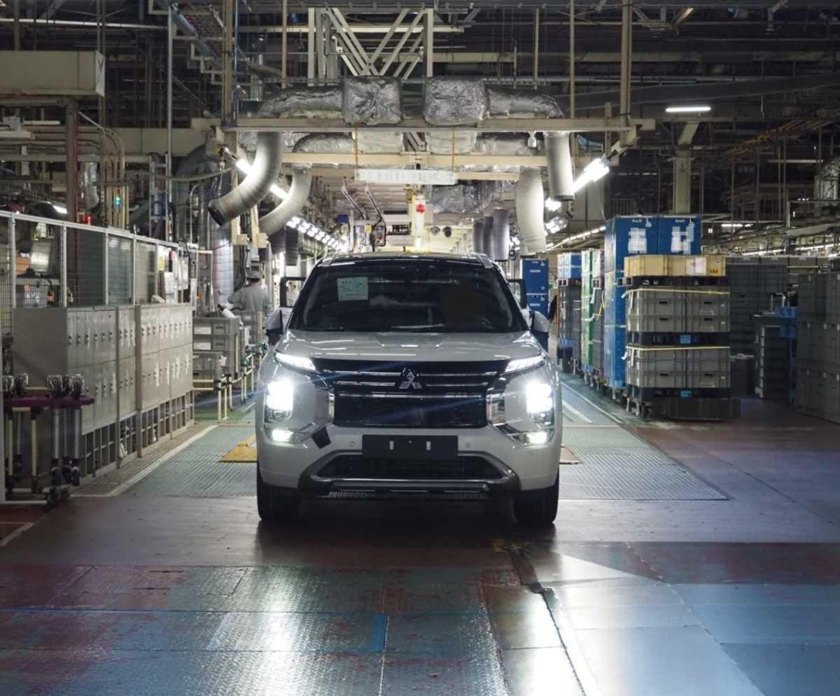 EL NUEVO OUTLANDER PHEV, CADA VEZ MÁS CERCA EL NUEVO OUTLANDER PHEV, CADA VEZ MÁS CERCA