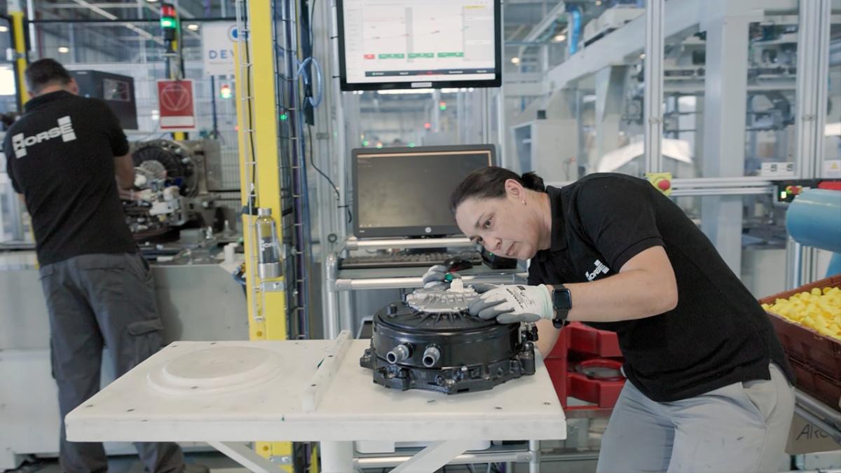 HORSE INICIA LA PRODUCCIÓN DE UN MOTOR ELÉCTRICO POTENTE Y EFICIENTE HORSE INICIA LA PRODUCCIÓN DE UN MOTOR ELÉCTRICO POTENTE Y EFICIENTE